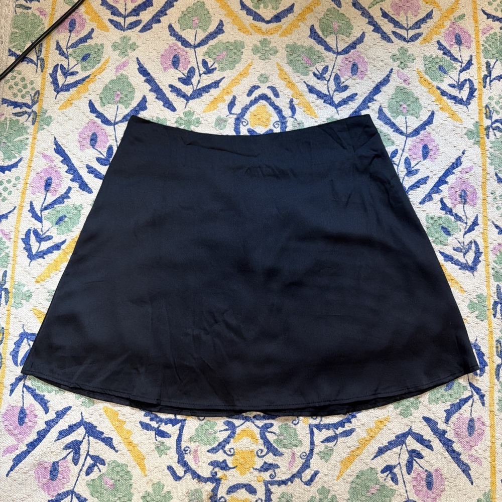 A-Line Short Skirt Black Satin zipper On Women's Size XL